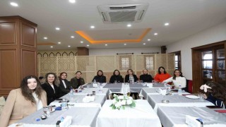 CHPli belediye başkanlarının eşleri Ortak akıl için buluştu