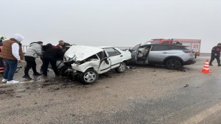 Cip ile çarpışan Fiat Tofaş kağıt gibi ezildi: 1 ölü, 2 yaralı