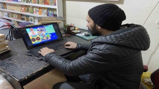 Çoğu kişi yeni oyunlar ile zaman geçirirken o hala retro türünü tercih ediyor