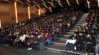 Çorluda öğrencilere Yapay Zeka ve İnsanlığın Geleceği anlatıldı
