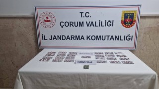 Çorumda 342 sentetik ecza hapı ele geçirildi: 3 gözaltı