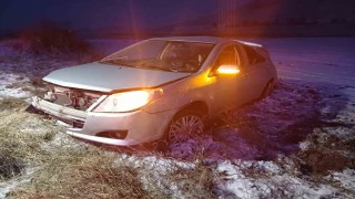 Çorumda takla atan otomobildeki 3 kişi yaralandı
