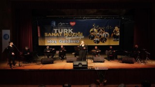Çorumda Türk Sanat Müziği konseri ile kulakların pası silindi