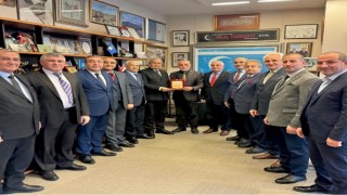 Cumhurbaşkanı Başdanışmanı Yalçın Topçu, Dünya Ahıskalı Türkler Birliğini misafir etti