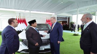 Cumhurbaşkanı Erdoğan, Endonezya Devlet Başkanı Subiantoya Togg hediye etti