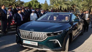 Cumhurbaşkanı Erdoğan, Pakistan Başbakanı Şerife Togg aracı hediye etti