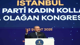 Cumhurbaşkanı Erdoğandan CHPye eleştiri: Genel başkanı elinde kırmızı kartla ortada dolanıyor. Eski genel başkan ona sarı kart göstererek oyuna girmeye çalışıyor