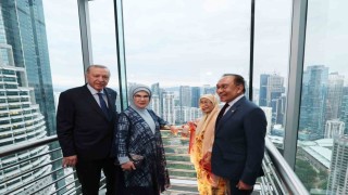 Cumhurbaşkanı Erdoğandan Malezyada Petronas İkiz Kulelerine ziyaret