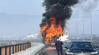 Damperli kamyon alev alev yandı