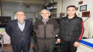 Dededen toruna üç kuşak bir arada matbaacılık yapıyor