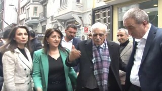 DEM Partili İmralı Heyeti basın açıklaması yapacakları Taksimdeki otele geldi
