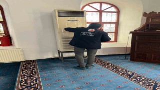 Denizli Büyükşehir Belediyesi Ramazan Ayı öncesi camileri temizliyor