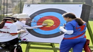 Denizlide oklar hedefi buldu