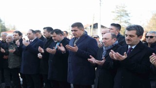 Deprem sonrası yıkılan cami ibadete açıldı