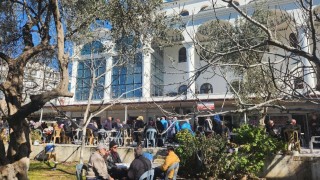 Depremlerde yıkılan cami ve Kuran kursları için hayır çarşısı kuruldu