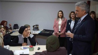 Depremzede kadınların asrın felaketinden geriye kalan acı hatıraları: Devlet desteği ile güç buluyorlar
