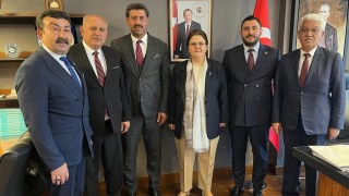 Derya Yanık, Osmaniyeli Belediye ve Teşkilat Başkanlarını Mecliste Ağırladı