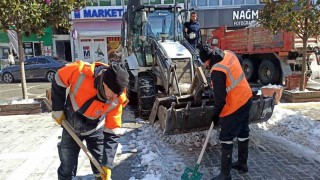 Devrekte cadde ve sokaklarda kar temizliği başladı