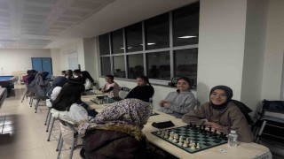 Dikilitaş Halil Ağar Ortaokulu satrançta il birincisi oldu