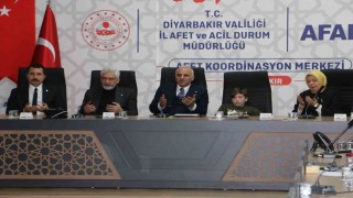 Diyarbakırda depremde hayatını kaybedenler anıldı