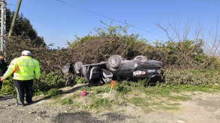 Dörtyolda ters dönen otomobilin sürücüsü yaralandı