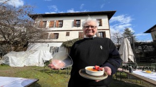Dünyanın en pahalı baharatı safran ile yaptığı tatlıyı tescilletti