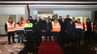 Düzce Valisi Aslan Karayolları ekiplerini ziyaret etii