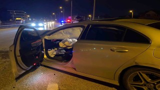 Düzcede bariyere çarpan otomobilin sürücüsü yaralandı