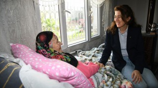 Ebru Çenet, ATA Projesi Kapsamında Büyükleri Ziyaret Etti