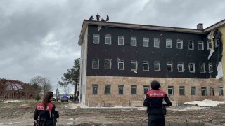 İnşaat İşçisi Edirne'de Çatıda İntihar Girişiminde Bulundu