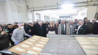 Egenin en büyük entegre ekmek üretim tesisi Merkezefendide açıldı