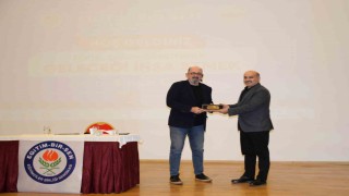 Eğitim-Bir-Sen Adana Şubesinden Dijital Çağda Öğretmenlik Konferansı