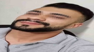 Ekip otosunda kendini silahla vuran şahsın tedavisi sürüyor