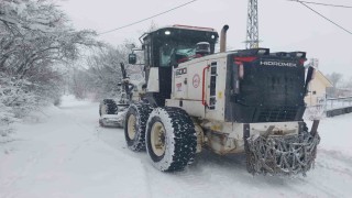 Elazığ'da Kar Yağışı Sonrası 258 Köy Yolu Ulaşıma Açıldı