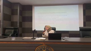 Elazığda bayan Kuran kursu öğreticilerine konferans