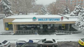 Emekli Kafeteryası takdir topluyor
