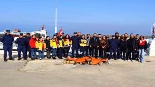 Enezde 112 Acil ve Sahil Güvenlik ekipleri tıbbi tahliye eğitimi yaptı