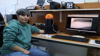 Enkaz altında kalanlardan etkilendi, damar yolu açma robotu geliştirdi