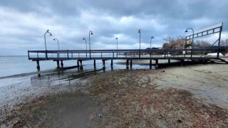 Erdek ve Kapıdağ Yarımadasında deniz çekildi