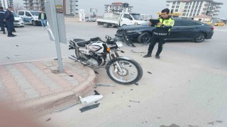Ereğlide otomobil ile motosiklet çarpıştı: 1 yaralı