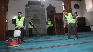 Erzurumda camilerde Ramazan hazırlığı