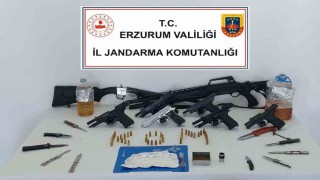 Erzurumda jandarmadan uyuşturucu tacirlerine operasyon