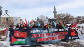 Erzurumda sağlıkçıların sessiz yürüyüşü 67 haftadır sürüyor