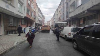 Esenlerde yaşlı adamın evinden 5 ton çöp çıkartıldı