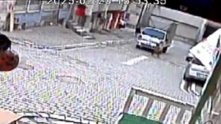 Esenyurtta kamyonetin çarptığı 4 yaşındaki çocuk hayatını kaybetti