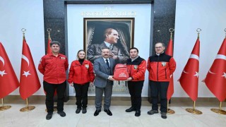 Eskişehir AKUT ekibi, toplum bilincinin arttırılması için yapılan çalışmaları Vali Aksoya anlattı