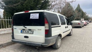 Eskişehirde dikkat çeken yazı: ‘Acemi Sürücü