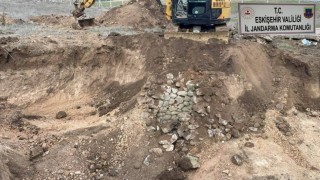 Eskişehirde kaçak kazı yaparken suçüstü yakalanan 2 kişi tutuklandı