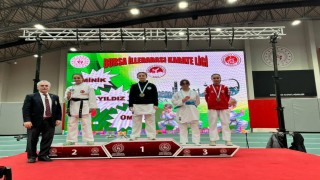 Eskişehirli karate sporcuları Bursadan derecelerle döndü
