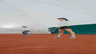 Espark Kadınlar Tenis Turnuvasında kıyasıya rekabet devam ediyor